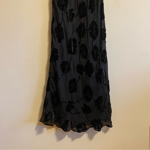 Réalisation Par – The Carla Dress in Lily Devoré Noir - Black - Picture 13 of 16